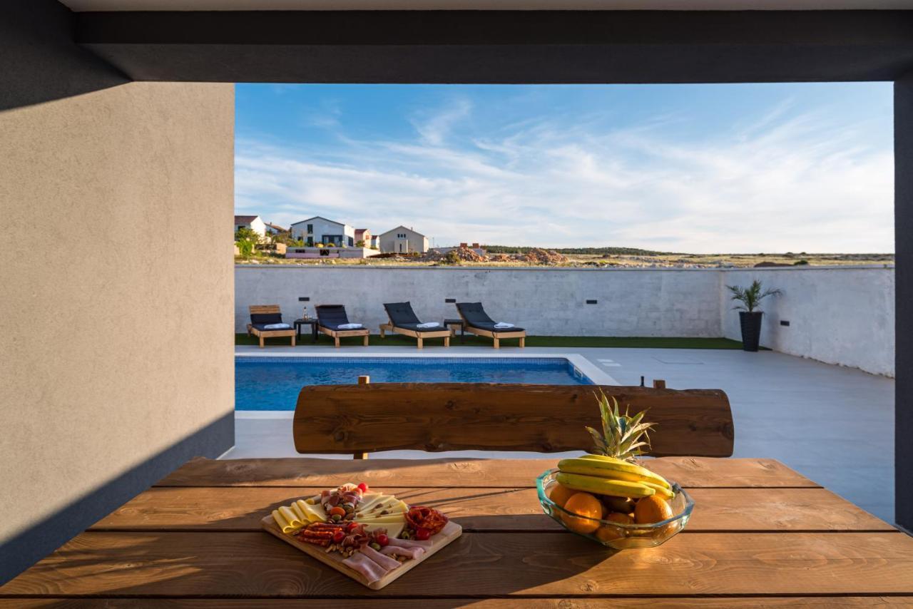 Luxury Villa Noemi Ražanac Екстериор снимка
