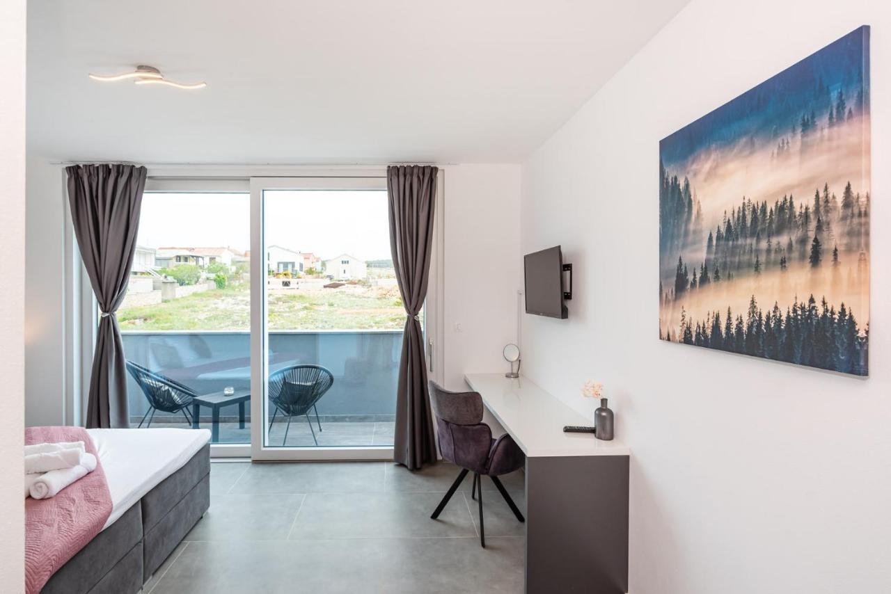 Luxury Villa Noemi Ražanac Екстериор снимка